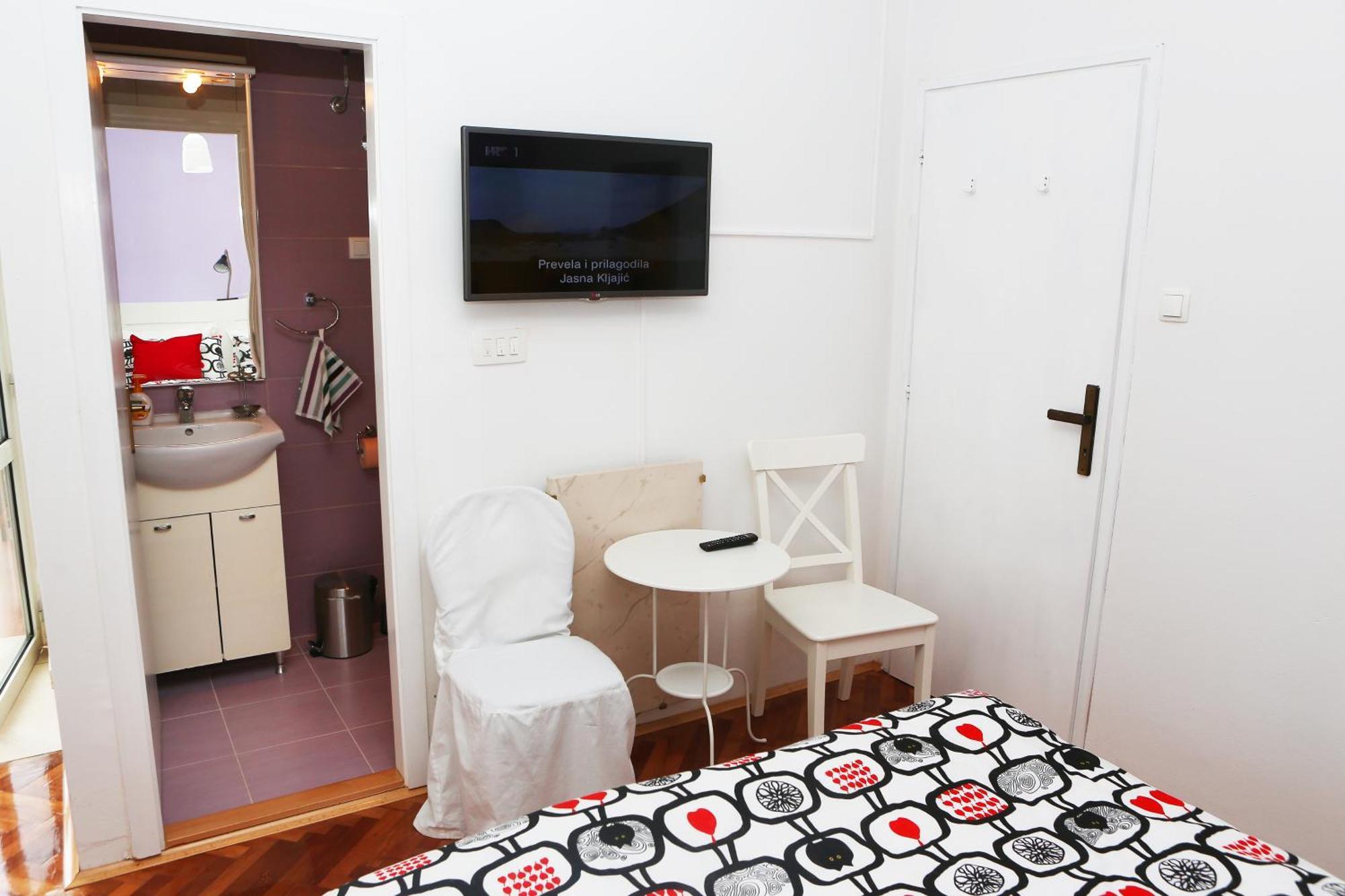 Apartments And Rooms Denoble Korčula Habitación foto